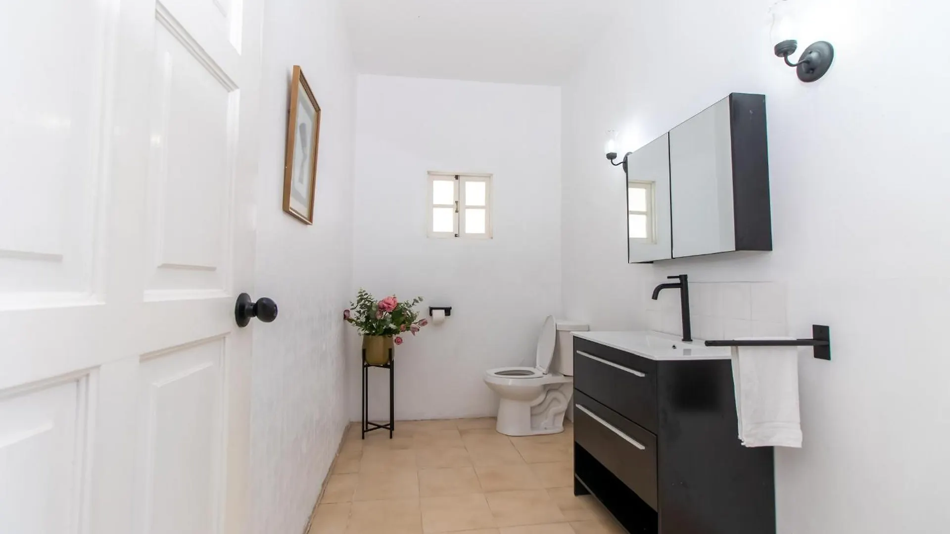 Villa Amore Jamaica - Between Montego Bay & Ochi Rios Includes Cook Discovery Bay