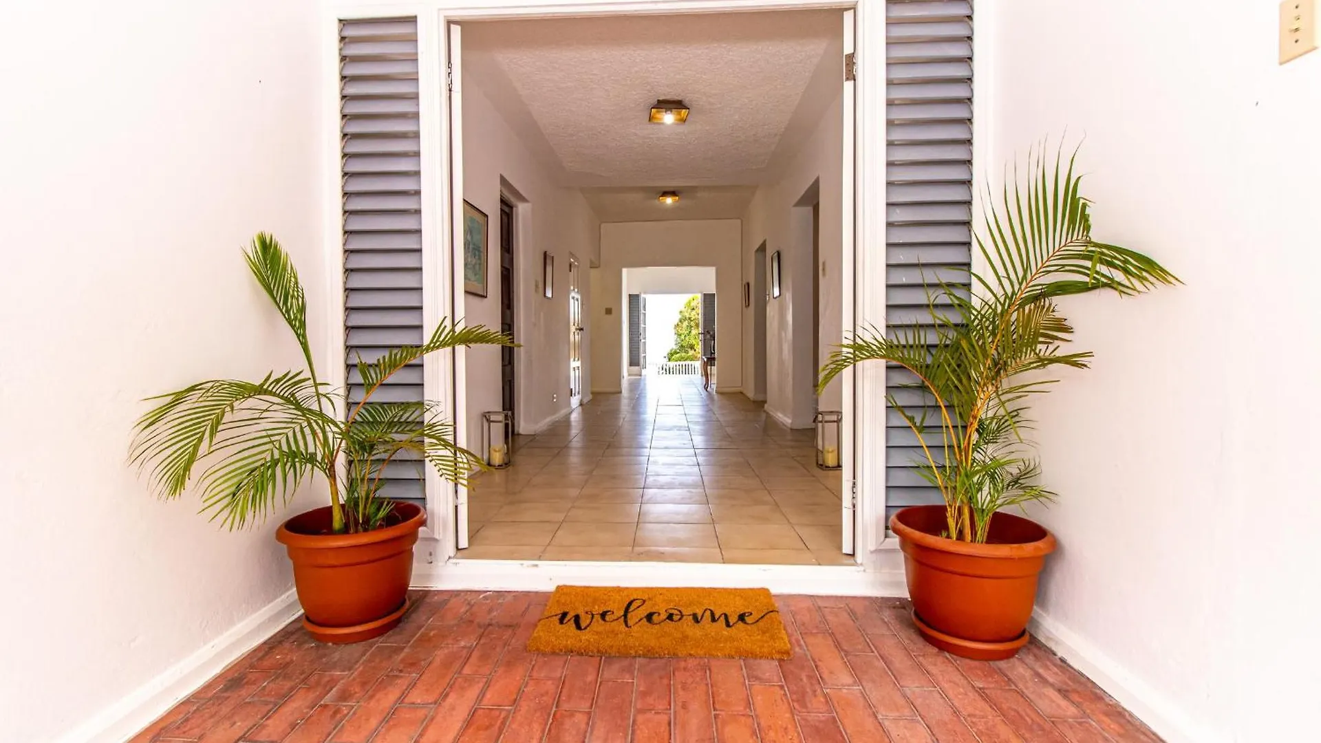 Villa Amore Jamaica - Between Montego Bay & Ochi Rios Includes Cook Discovery Bay