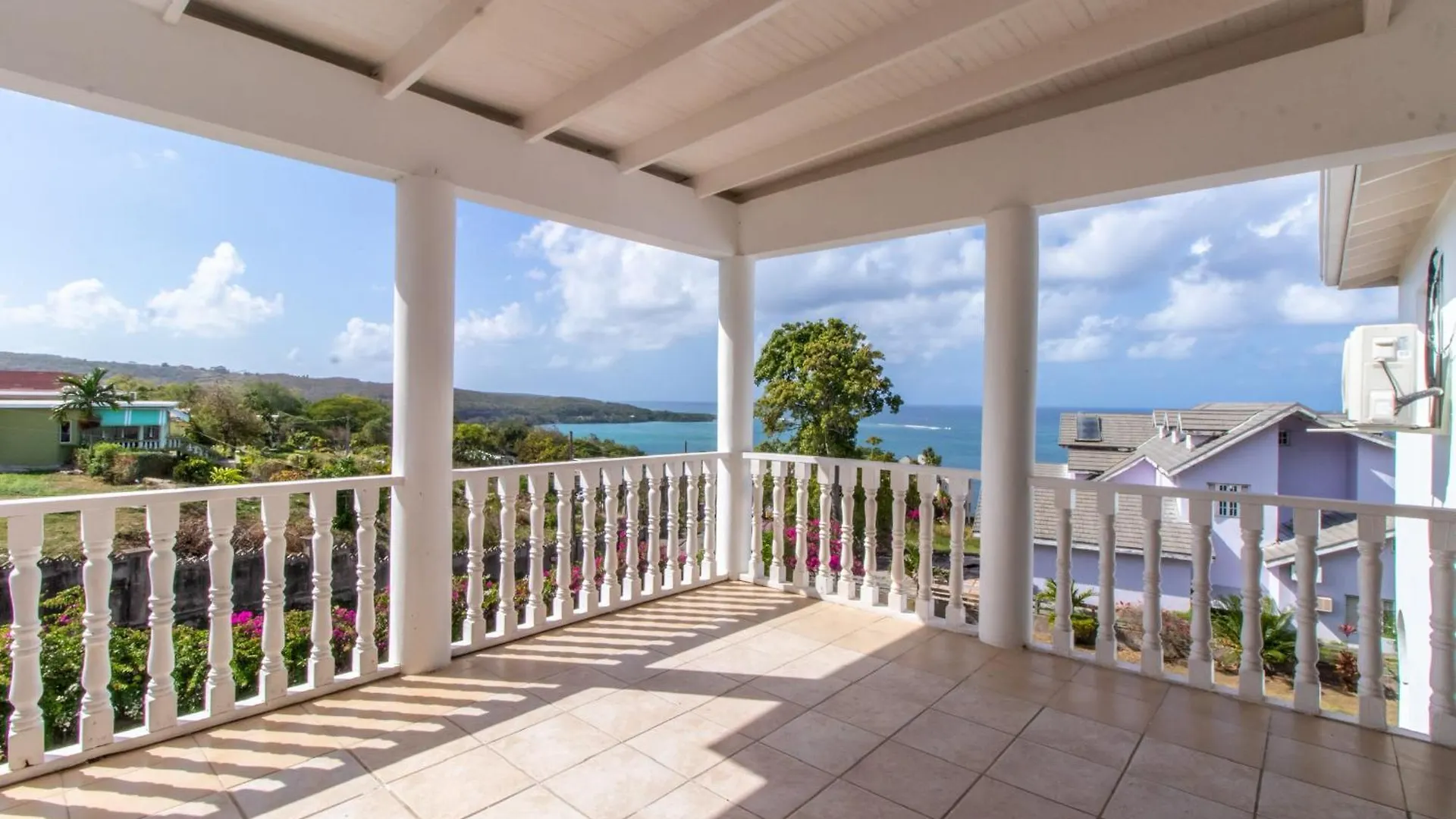 Villa Amore Jamaica - Between Montego Bay & Ochi Rios Includes Cook Discovery Bay Jamaica