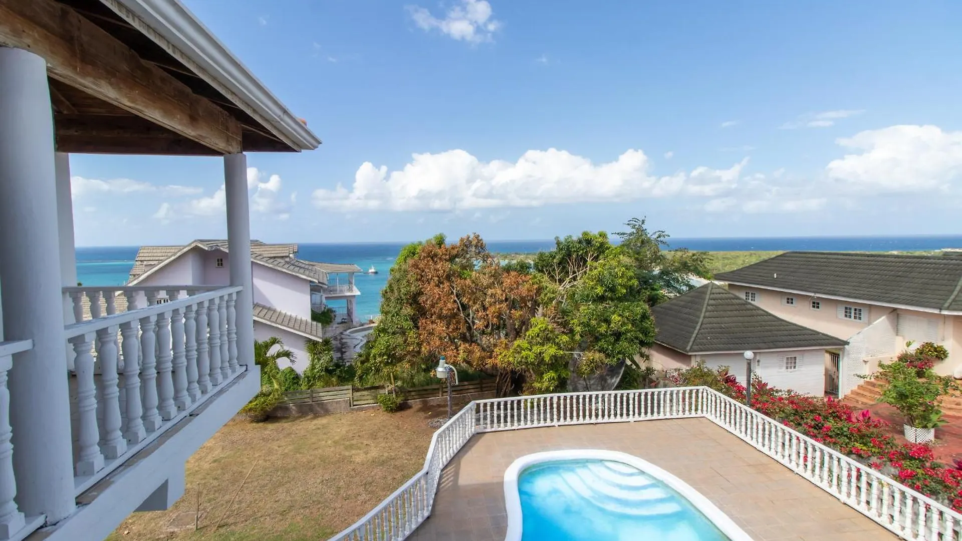 Villa Amore Jamaica - Between Montego Bay & Ochi Rios Includes Cook Discovery Bay