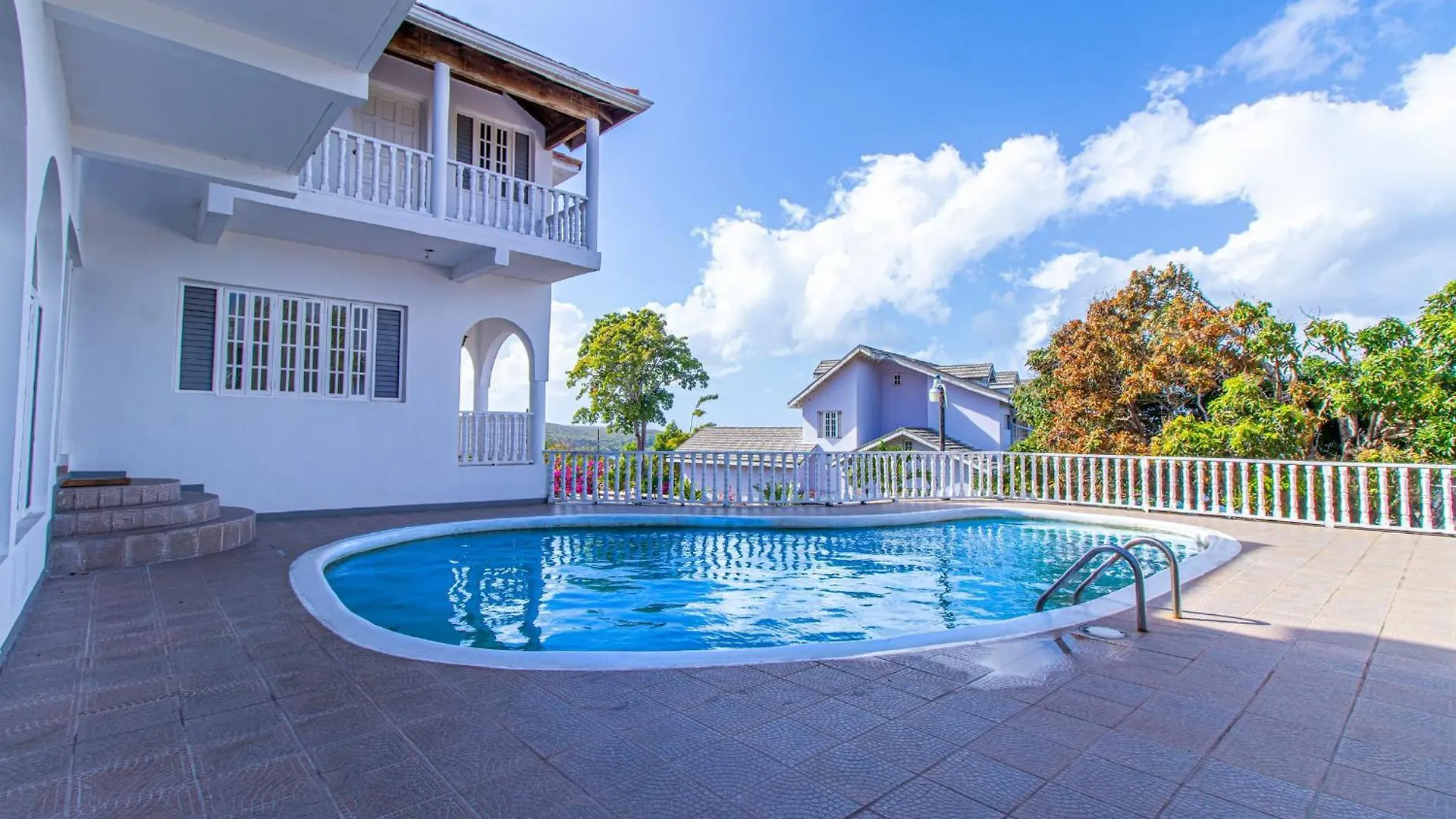 Villa Amore Jamaica - Between Montego Bay & Ochi Rios Includes Cook Discovery Bay Jamaica