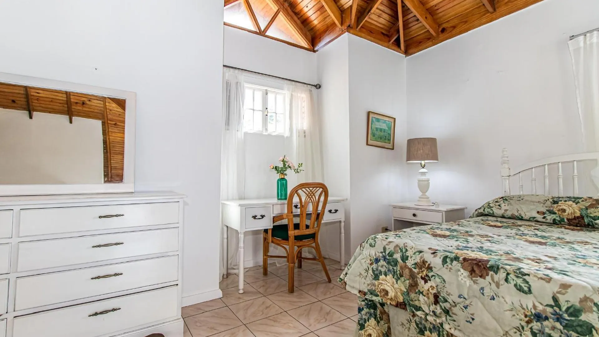 Villa Amore Jamaica - Between Montego Bay & Ochi Rios Includes Cook Discovery Bay