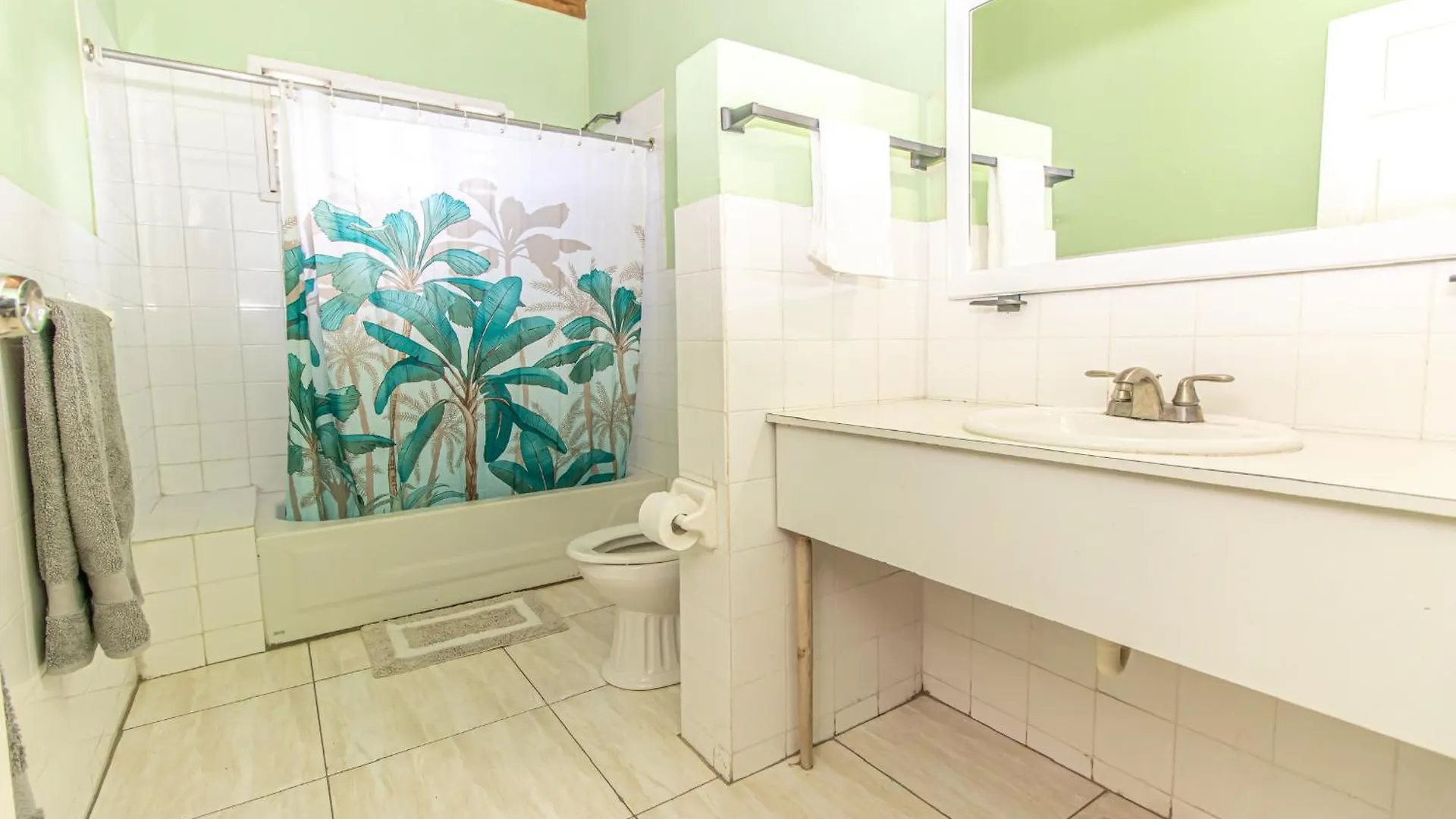Villa Amore Jamaica - Between Montego Bay & Ochi Rios Includes Cook Discovery Bay 0*,