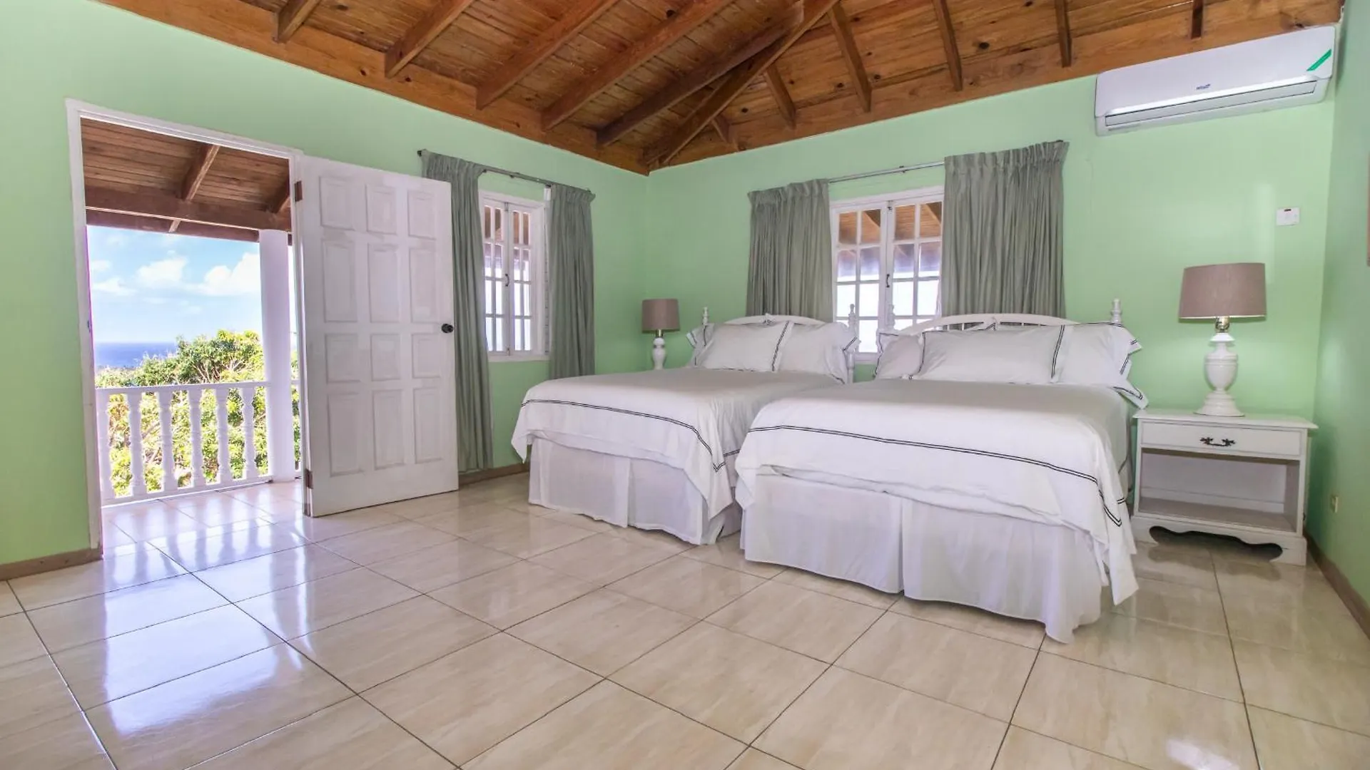 Villa Amore Jamaica - Between Montego Bay & Ochi Rios Includes Cook Discovery Bay Jamaica