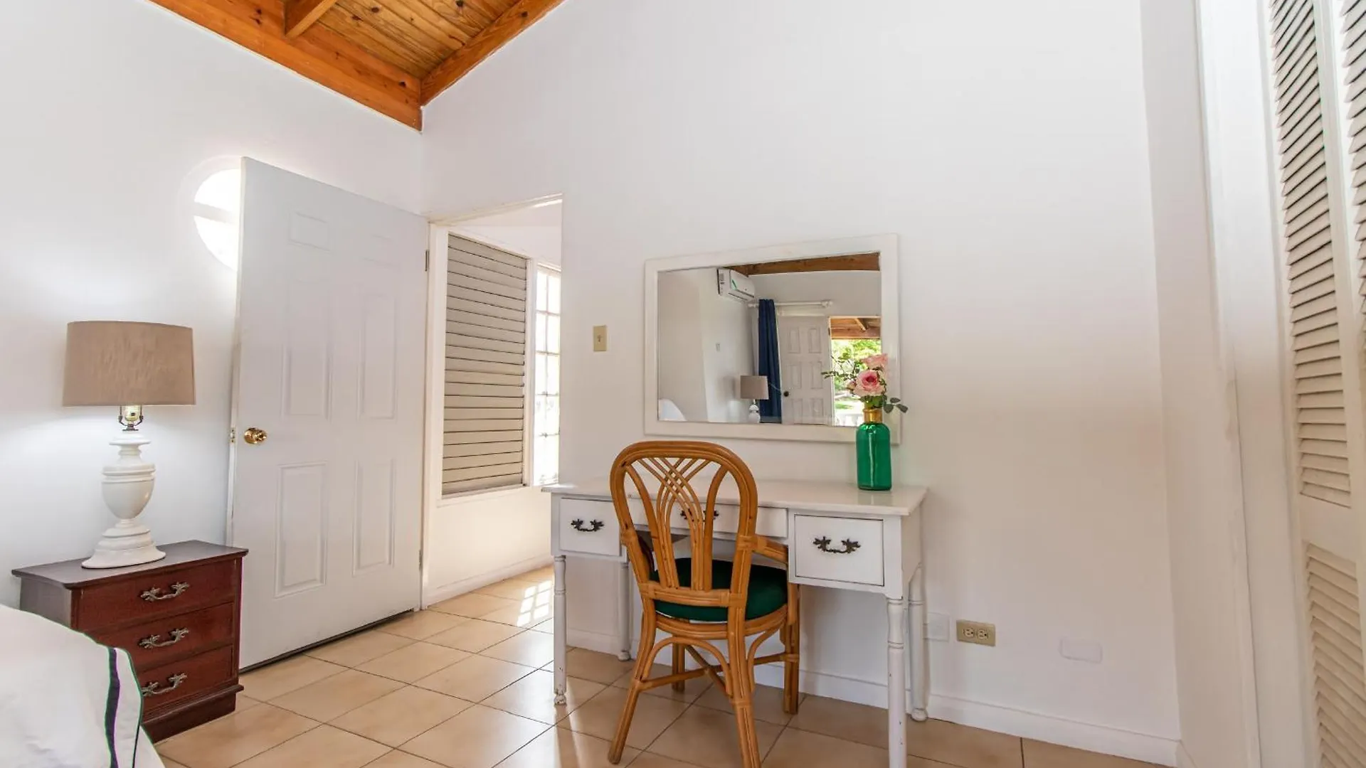 Villa Amore Jamaica - Between Montego Bay & Ochi Rios Includes Cook Discovery Bay 0*,